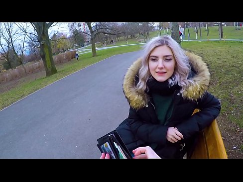 ❤️ Swallows hot cum coigreach airson airgead - blowjob anns a 'phàirc le Eva Elfie ❤️  Pornagraf càileachd  leinn  ❌